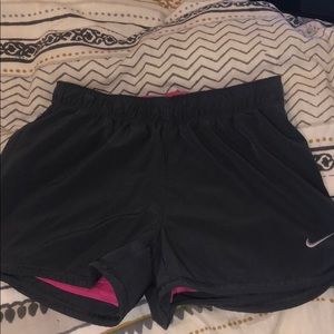 (2 pairs)Women’s Nike shorts